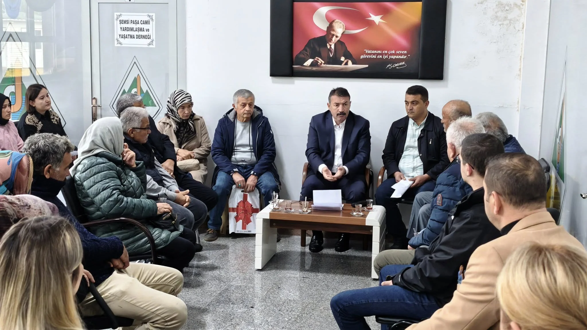 HALKLA İÇİÇE…