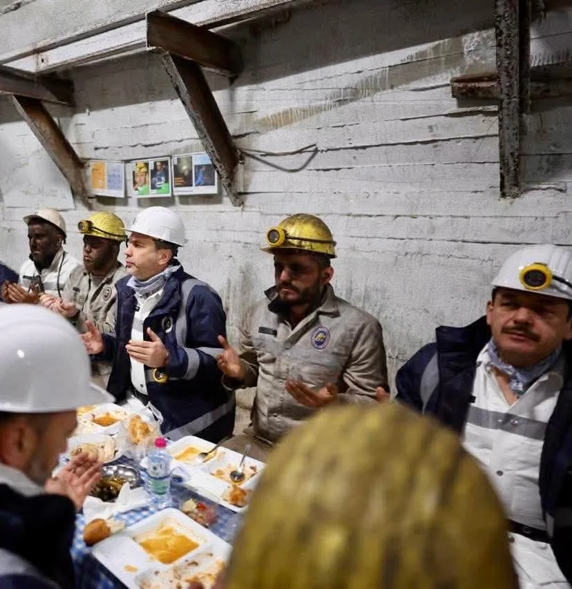 BAKAN BAYRAKTAR İFTARINI MADENDE AÇTI