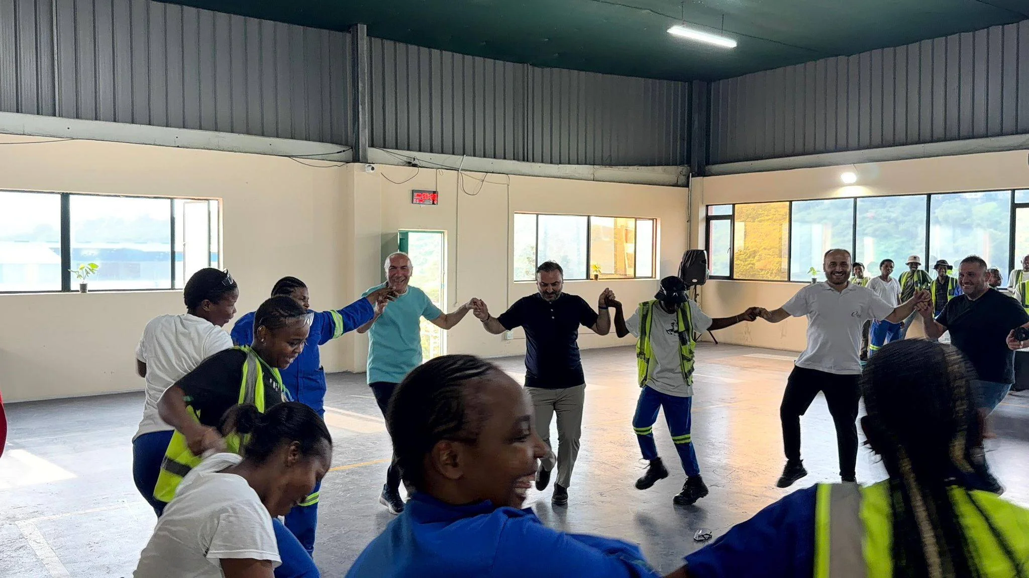 HORONLA GÖNÜLLERİ FETHETTİ!