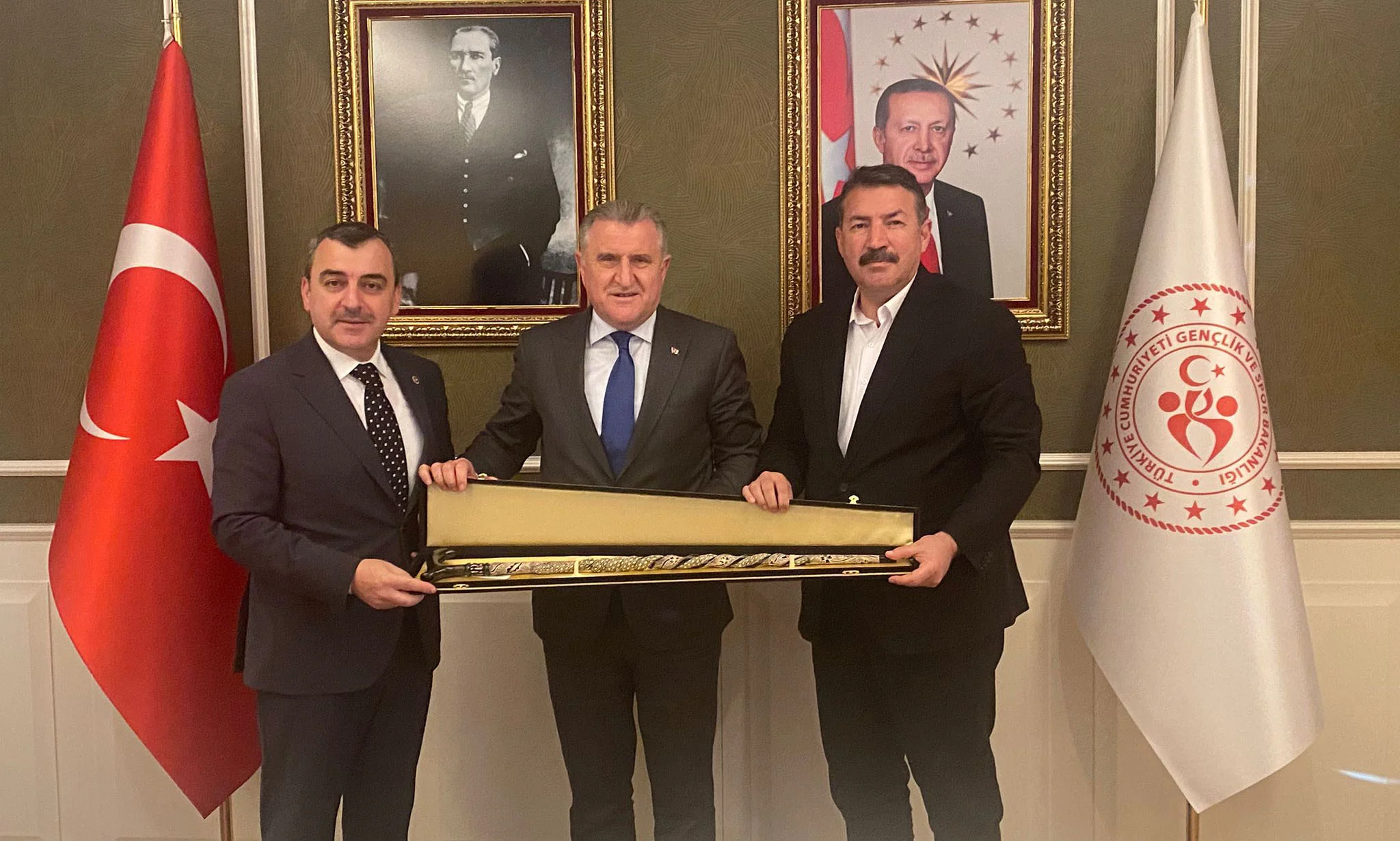 DEVREK’E DEV YATIRIMLAR İÇİN GÖRÜŞTÜLER