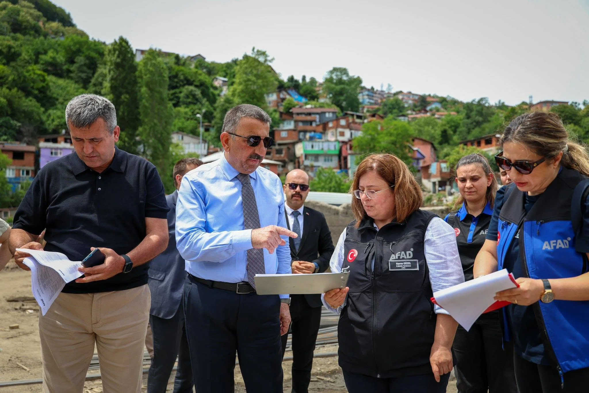 YENİ HİZMET BİNASI İNŞAATINI İNCELEDİ