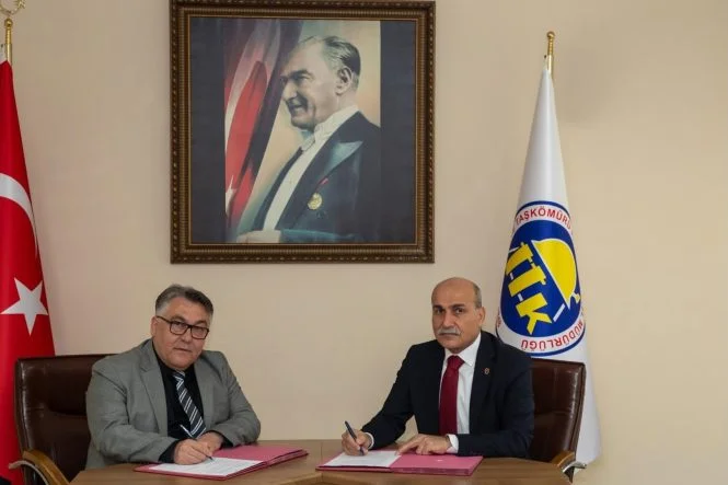 İMZALARI ATTILAR